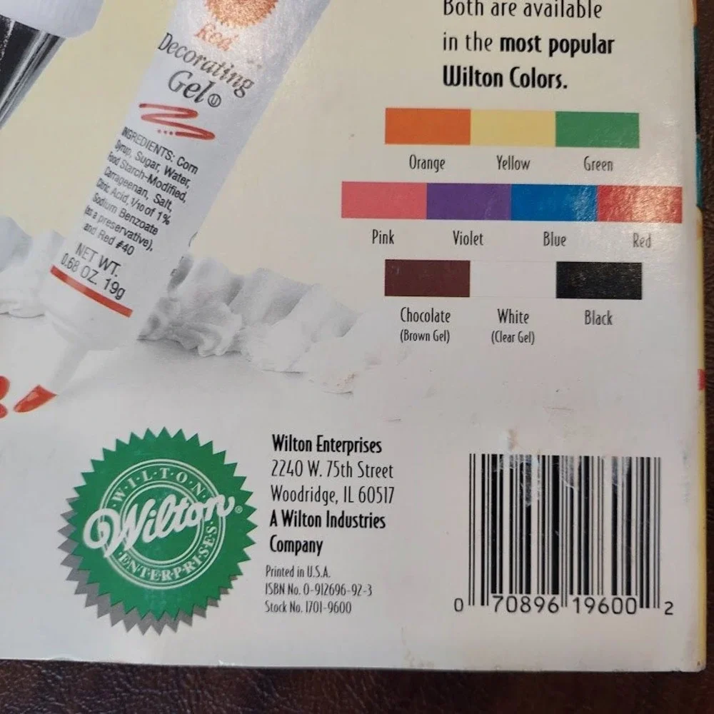 Wilton 1996 Yearbook Cake Decorating Book Mickey Mouse Disney‎ Vintage 90s Guide